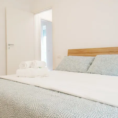 公寓 Casa Ideale Tim Appartmanti Moderni Vicina Al Centro 莱科