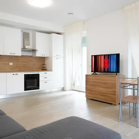 Casa Ideale Tim Appartmanti Moderni Vicina Al Centro Apartment *