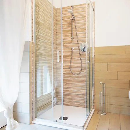 Casa Ideale Tim Appartmanti Moderni Vicina Al Centro