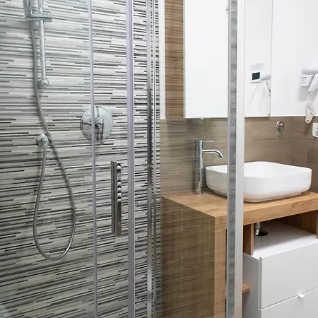 Casa Ideale Tim Appartmanti Moderni Vicina Al Centro Apartman Lecco