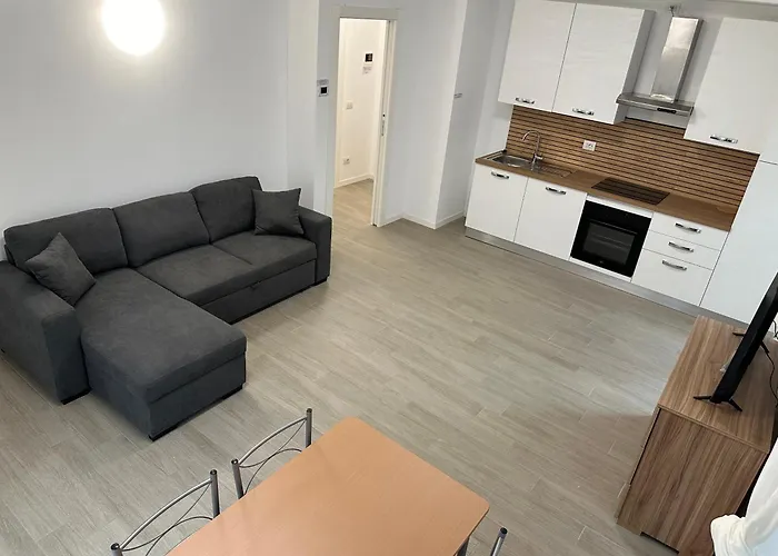 Casa Ideale Tim Appartmanti Moderni Vicina Al Centro アパート