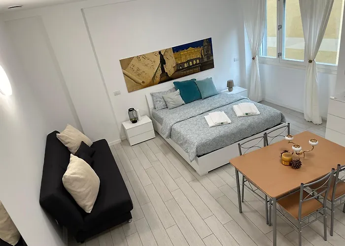 Casa Ideale Tim Appartmanti Moderni Vicina Al Centro アパート *