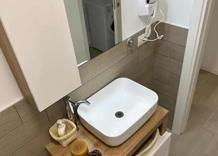 アパート Casa Ideale Tim Appartmanti Moderni Vicina Al Centro レッコ