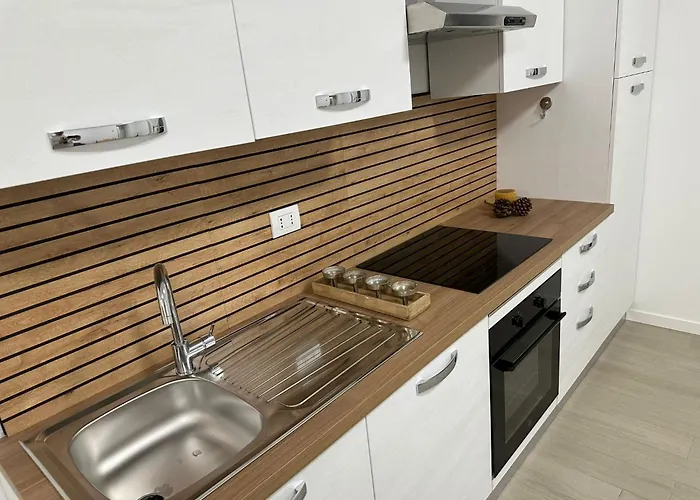 Casa Ideale Tim Appartmanti Moderni Vicina Al Centro アパート レッコ