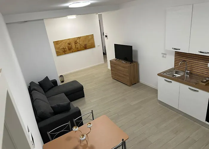 アパート Casa Ideale Tim Appartmanti Moderni Vicina Al Centro レッコ