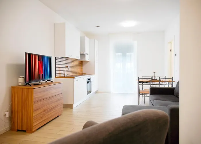 Casa Ideale Tim Appartmanti Moderni Vicina Al Centro アパート *