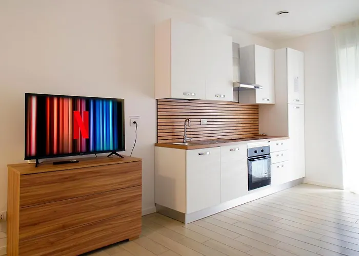アパート Casa Ideale Tim Appartmanti Moderni Vicina Al Centro レッコ