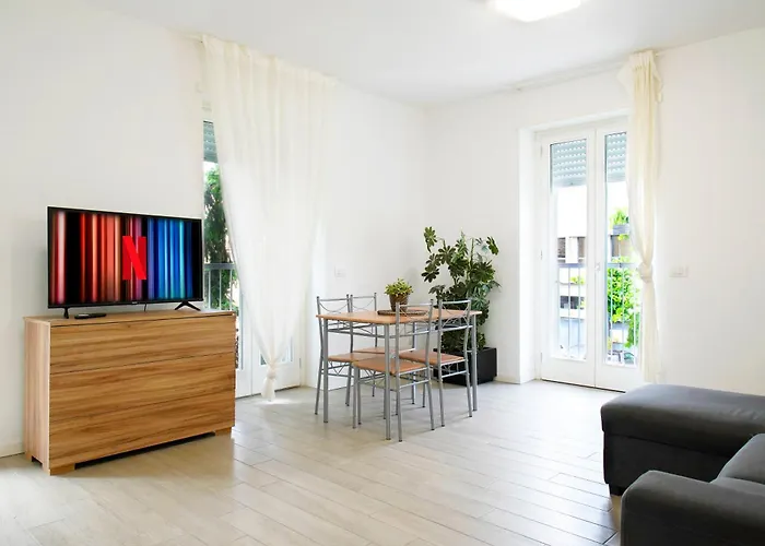 Casa Ideale Tim Appartmanti Moderni Vicina Al Centro アパート レッコ