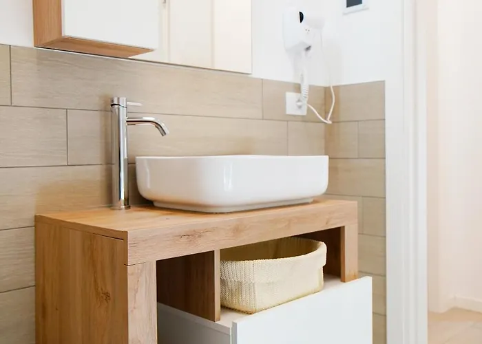 Casa Ideale Tim Appartmanti Moderni Vicina Al Centro アパート