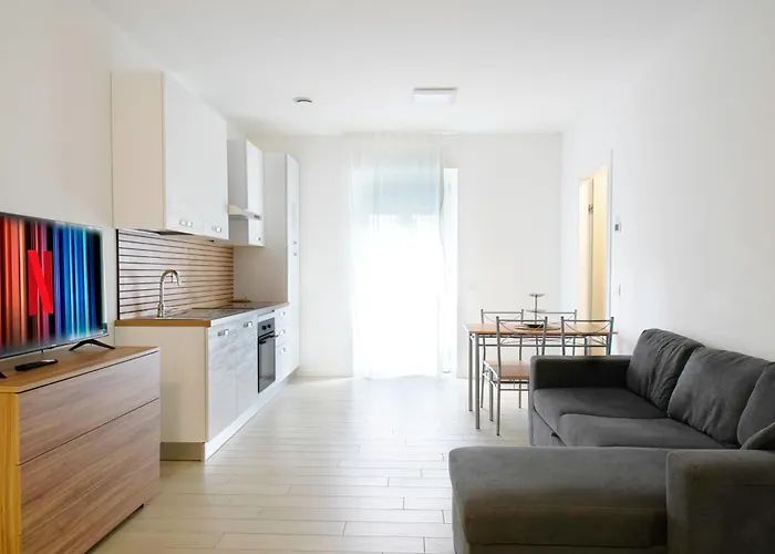 アパート Casa Ideale Tim Appartmanti Moderni Vicina Al Centro *