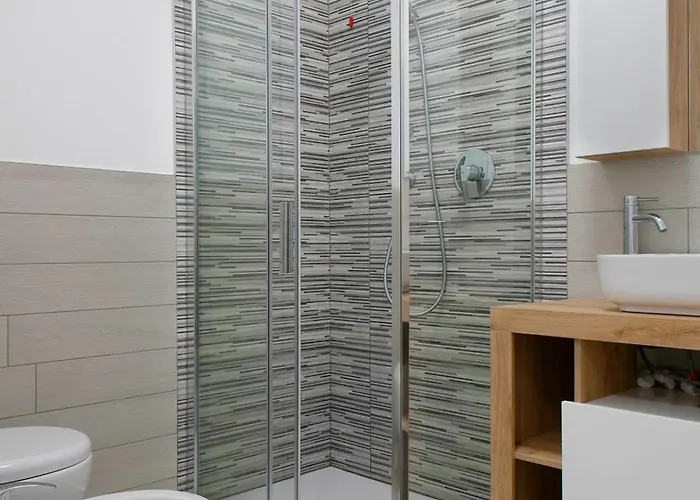 Casa Ideale Tim Appartmanti Moderni Vicina Al Centro アパート レッコ