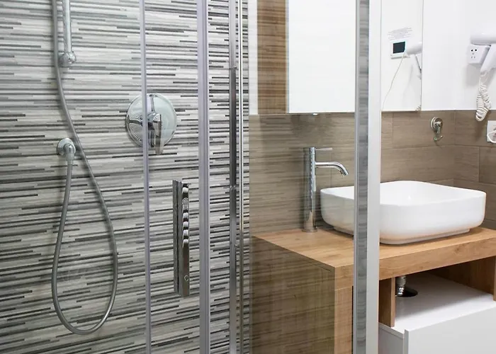 Casa Ideale Tim Appartmanti Moderni Vicina Al Centro アパート レッコ
