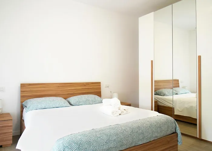 アパート Casa Ideale Tim Appartmanti Moderni Vicina Al Centro レッコ