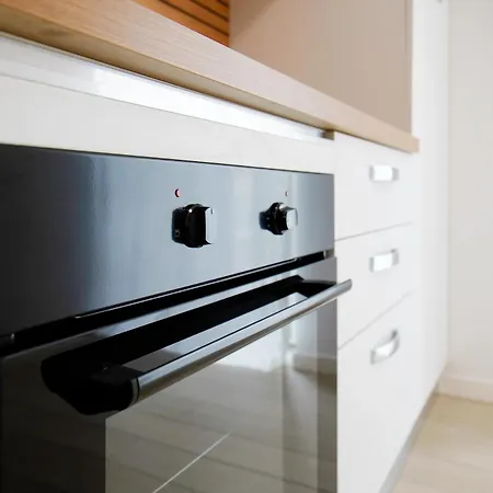 아파트 Casa Ideale Tim Appartmanti Moderni Vicina Al Centro