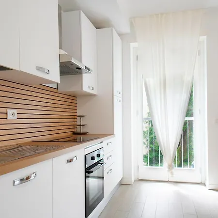 Casa Ideale Tim Appartmanti Moderni Vicina Al Centro * 레코