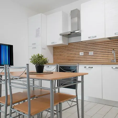 Casa Ideale Tim Appartmanti Moderni Vicina Al Centro 아파트