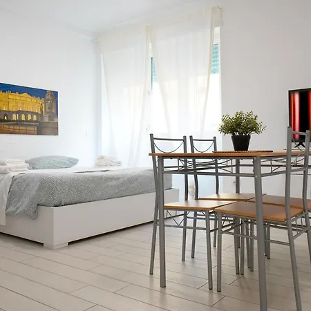 Casa Ideale Tim Appartmanti Moderni Vicina Al Centro * 레코