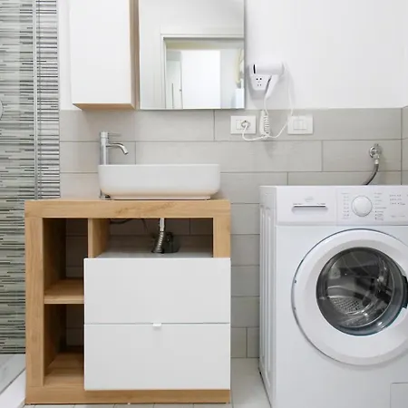 아파트 Casa Ideale Tim Appartmanti Moderni Vicina Al Centro *